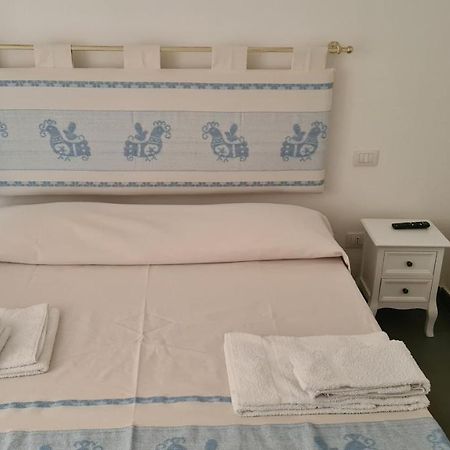 Red & Blue Rooms Όλμπια Εξωτερικό φωτογραφία